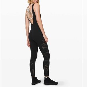 lululemon reveal onesie en avante